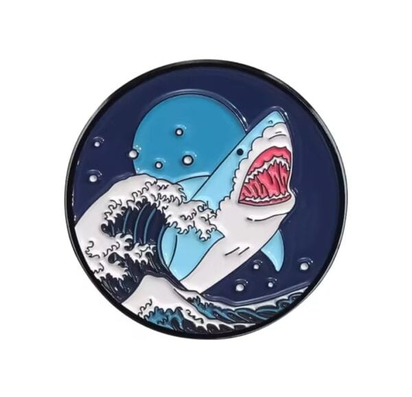 Gran ola con tiburón